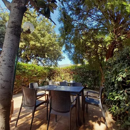 Апарт-отель Cherie Борджо-Верецци