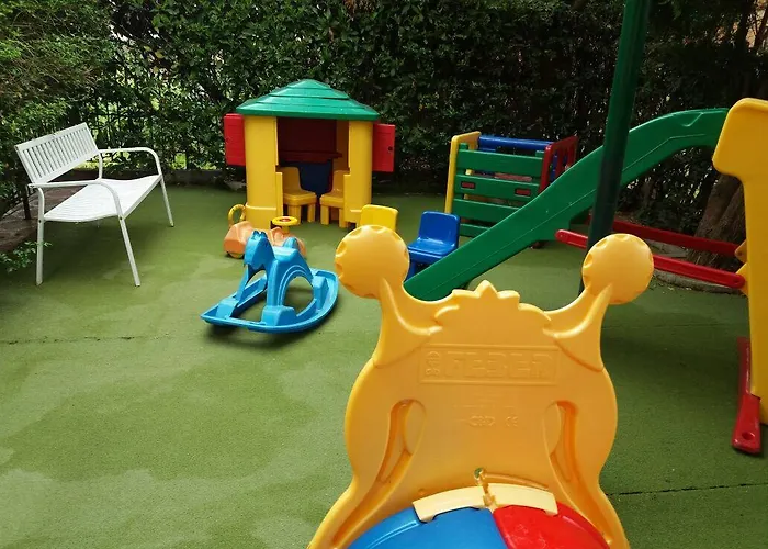 Cherie מלון דירות