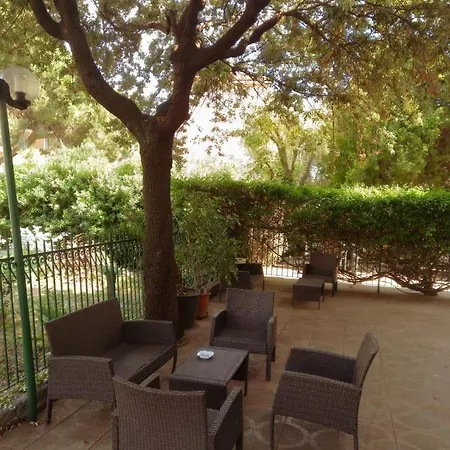 Aparthotel Cherie 3*