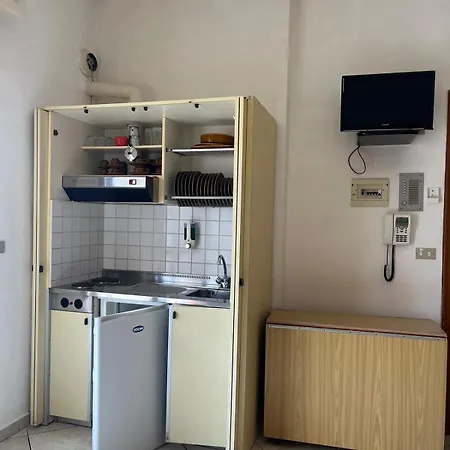 Cherie Aparthotel 3*