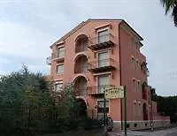 Cherie Aparthotel Borgio Verezzi